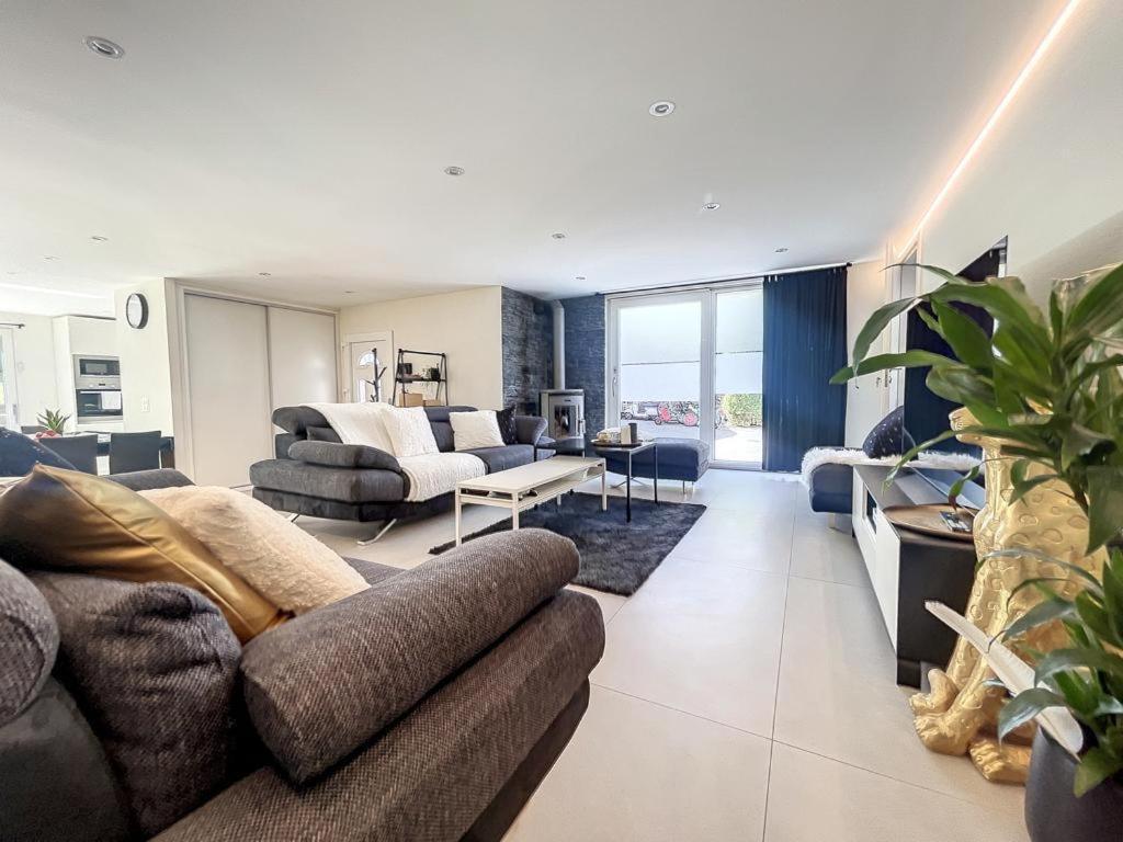 Appartement Moderne Avec Terrasse Et Piscine A Chatel Sur Bex Luaran gambar